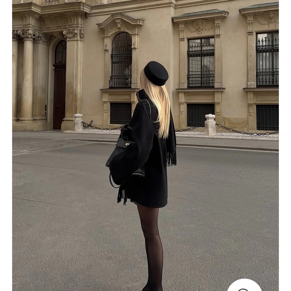 Chic Black Pillbox Hat - Fae Nuit